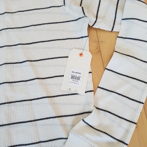 3 NEW Billabong long sleeve tops - Picture 2 of 4